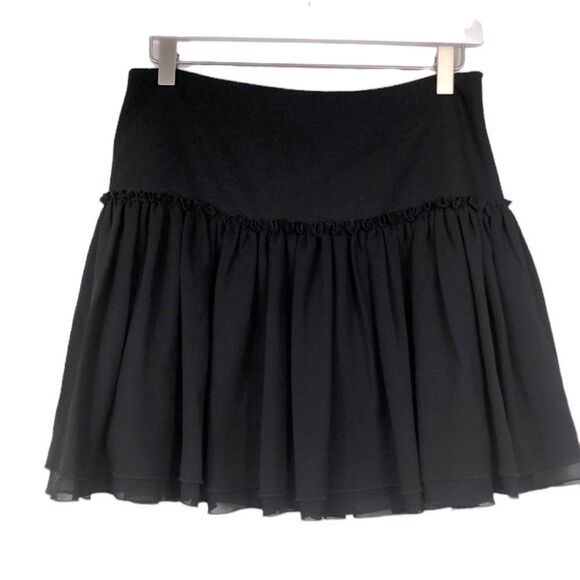 Banana Republic shirred drop waist skirt, size 4, black, lined, side zipper - Picture 2 of 8